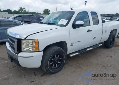 2007 Chevrolet Silverado 1500 Work Truck z USA, uszkodzony, nr VIN 1GCEC19C97Z577812